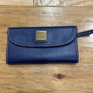 Dooney & Bourke Wallet - Navy